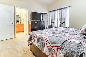 5 Mi to Emu: Home w/ Seasonal Pool Access