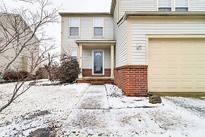 5 Mi to Emu: Home w/ Seasonal Pool Access