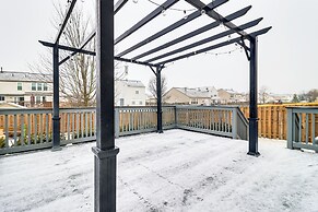 5 Mi to Emu: Home w/ Seasonal Pool Access