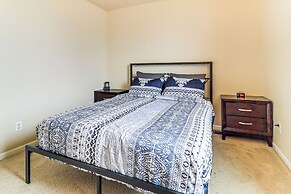 5 Mi to Emu: Home w/ Seasonal Pool Access