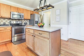 5 Mi to Emu: Home w/ Seasonal Pool Access