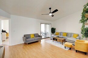 Hike, Golf & Explore: Home w/ Patio in Kingman!