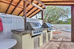 7 Mi to Beach: Condo w/ Pool Access in Bradenton!