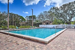7 Mi to Beach: Condo w/ Pool Access in Bradenton!
