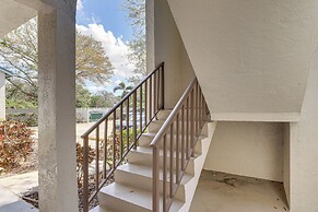 7 Mi to Beach: Condo w/ Pool Access in Bradenton!