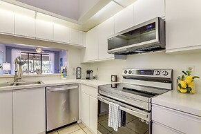 7 Mi to Beach: Condo w/ Pool Access in Bradenton!