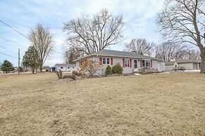 Walk to Lake: Family Getaway w/ Yard in Menasha!