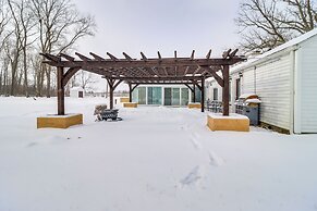 5 Mi to U of M: Spacious Retreat w/ Patio & Yard