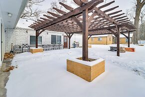 5 Mi to U of M: Spacious Retreat w/ Patio & Yard