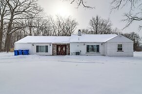 5 Mi to U of M: Spacious Retreat w/ Patio & Yard