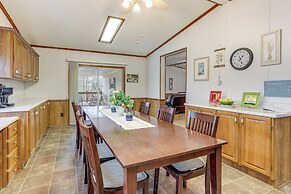 < 1 Mi to Greers Ferry Lake: Dog-friendly Home!