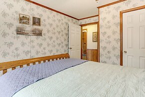 < 1 Mi to Greers Ferry Lake: Dog-friendly Home!