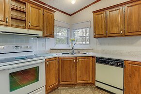 < 1 Mi to Greers Ferry Lake: Dog-friendly Home!