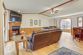 < 1 Mi to Greers Ferry Lake: Dog-friendly Home!