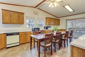 < 1 Mi to Greers Ferry Lake: Dog-friendly Home!