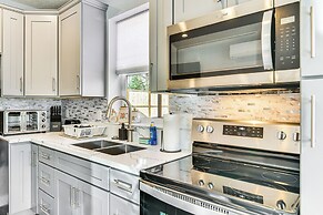 8 Mi to Dtwn Pdx: Unique Pet-friendly Home!