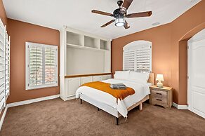 Luxury Villa w Pool Garden Outdoor Lounge