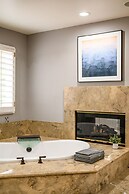 Luxury Villa w Pool Garden Outdoor Lounge