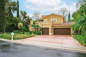 Luxury Villa w Pool Garden Outdoor Lounge