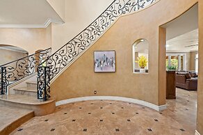 Luxury Villa w Pool Garden Outdoor Lounge