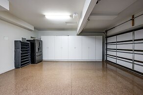 Luxury Villa w Pool Garden Outdoor Lounge