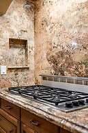 Luxury Villa w Pool Garden Outdoor Lounge