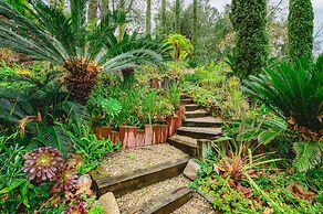 Luxury Villa w Pool Garden Outdoor Lounge