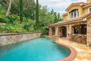 Luxury Villa w Pool Garden Outdoor Lounge