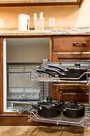 Luxury Villa w Pool Garden Outdoor Lounge