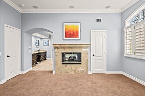 Luxury Villa w Pool Garden Outdoor Lounge