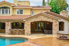 Luxury Villa w Pool Garden Outdoor Lounge