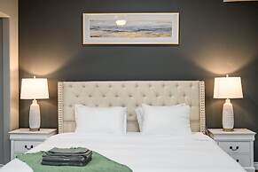 Luxury Villa w Pool Garden Outdoor Lounge