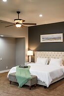 Luxury Villa w Pool Garden Outdoor Lounge