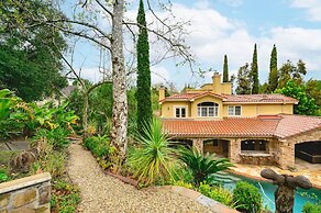 Luxury Villa w Pool Garden Outdoor Lounge