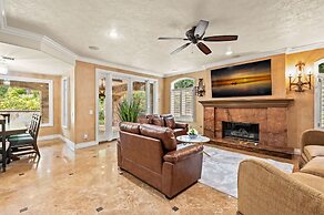 Luxury Villa w Pool Garden Outdoor Lounge