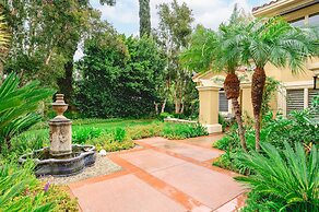 Luxury Villa w Pool Garden Outdoor Lounge