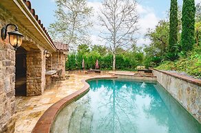 Luxury Villa w Pool Garden Outdoor Lounge
