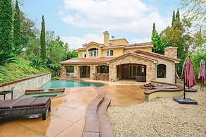 Luxury Villa w Pool Garden Outdoor Lounge