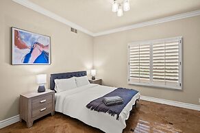 Luxury Villa w Pool Garden Outdoor Lounge