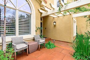 Luxury Villa w Pool Garden Outdoor Lounge