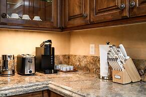 Luxury Villa w Pool Garden Outdoor Lounge