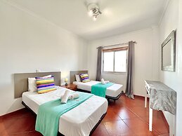 Albufeira Modern 6 With Pool by Homing