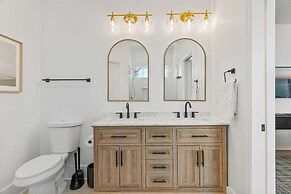 Surf And Sound 6 Bedroom Home