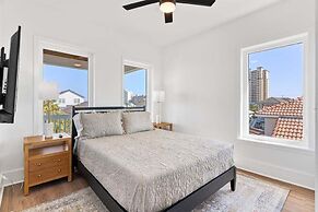 Surf And Sound 6 Bedroom Home