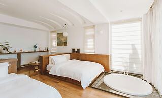 Dali Mermaid Sea View Resort Hotel