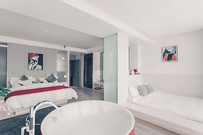 Dali Mermaid Sea View Resort Hotel