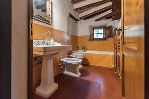 Green Hill Apt In Tuscan Countryside