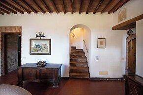 Green Hill Apt In Tuscan Countryside
