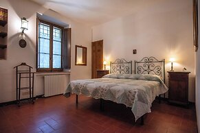 Green Hill Apt In Tuscan Countryside