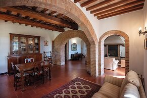 Green Hill Apt In Tuscan Countryside